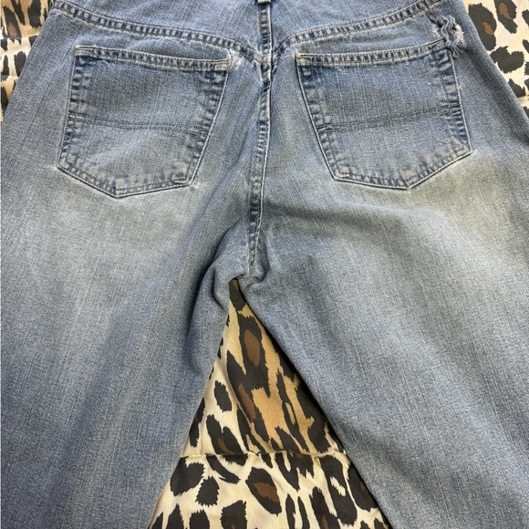 Women's Tommy Hilfiger Classic Fit Jeans - Picture 8 of 12